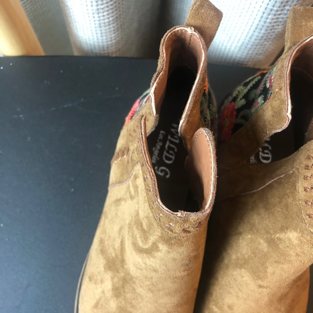Floral Embroidered Booties - Picture 2 of 5